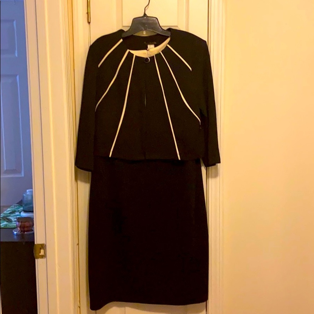 NWT 2 piece Sleeveless Dress with Jacket